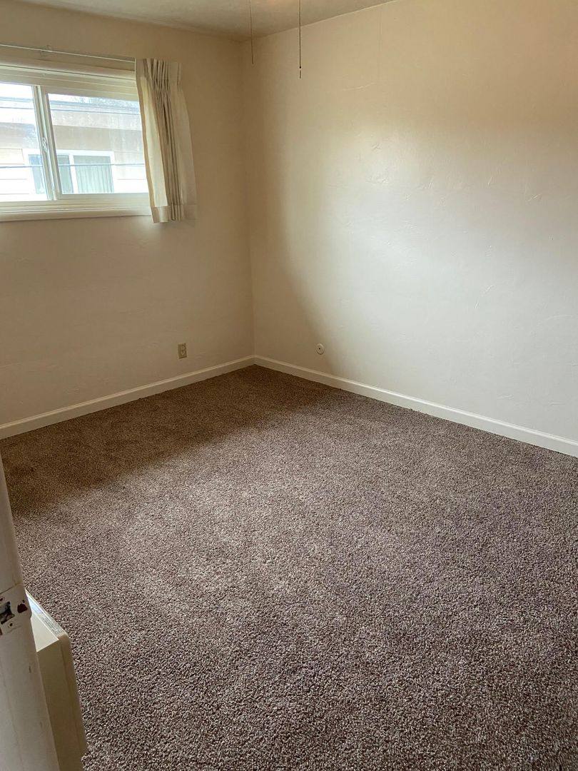 Apartment for rent at 712 4th St, Springfield, OR 97477