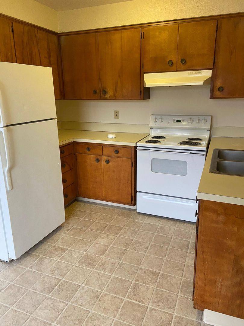 Apartment for rent at 712 4th St, Springfield, OR 97477