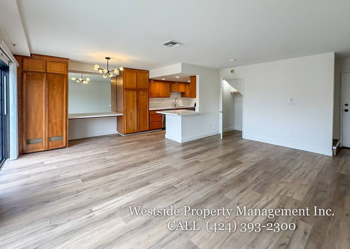 Townhouse for rent at 12506 Pacific Ave #7, Los Angeles, CA 90066