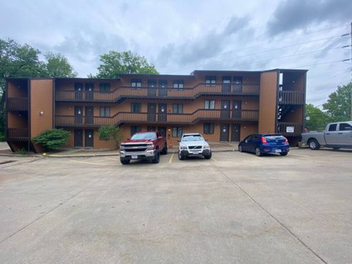 Apartment for rent at 219 Dix Rd, Jefferson City, MO 65109