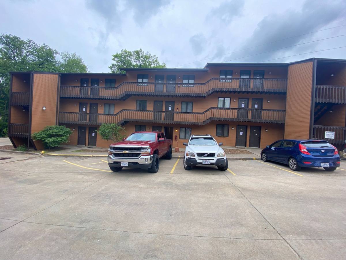 Apartment for rent at 219 Dix Rd, Jefferson City, MO 65109
