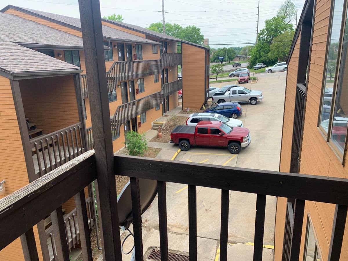 Apartment for rent at 219 Dix Rd, Jefferson City, MO 65109