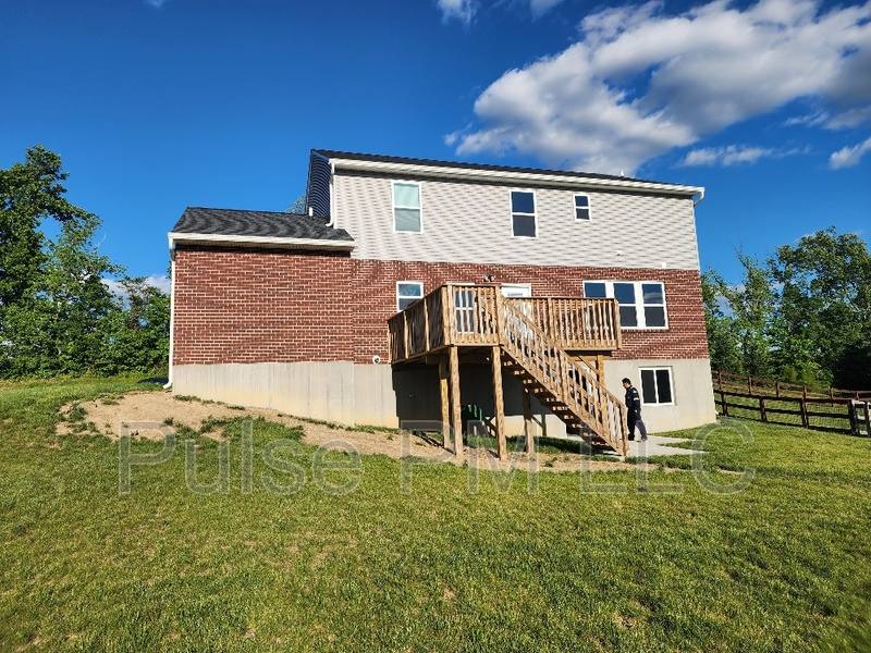 House for rent at 6179 Ballyshannon Dr, Union, KY 41091