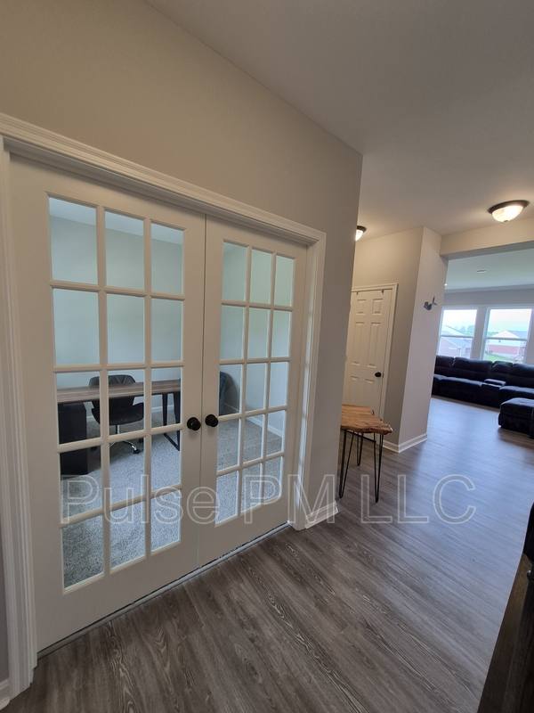House for rent at 6179 Ballyshannon Dr, Union, KY 41091