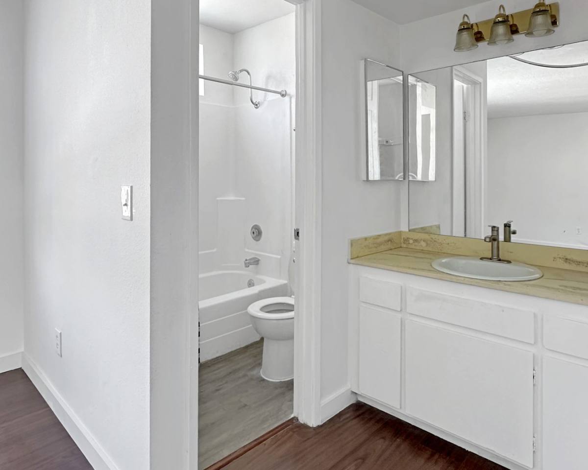 Condo for rent at 4404 Bond St, San Diego, CA 92109