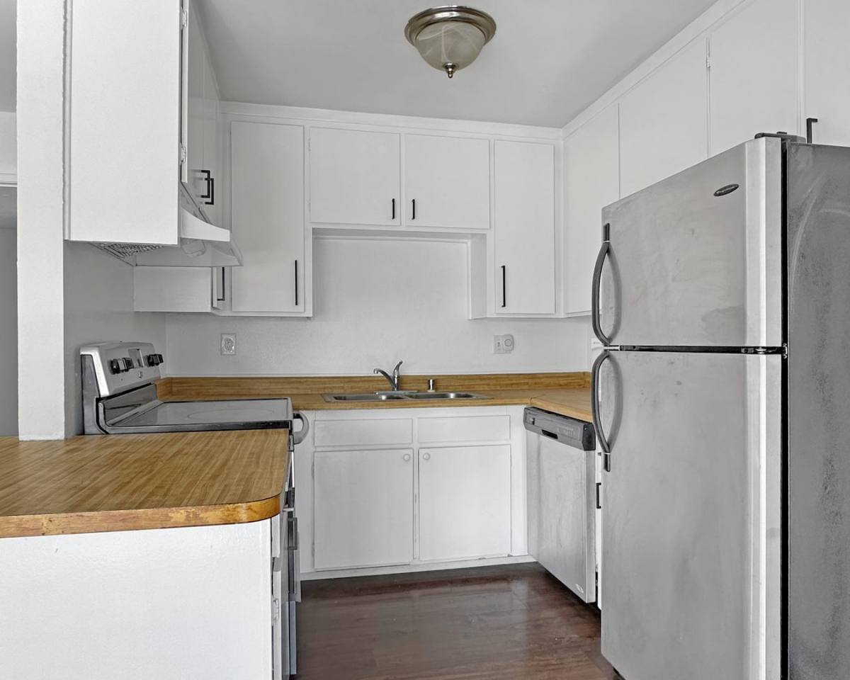 Condo for rent at 4404 Bond St, San Diego, CA 92109