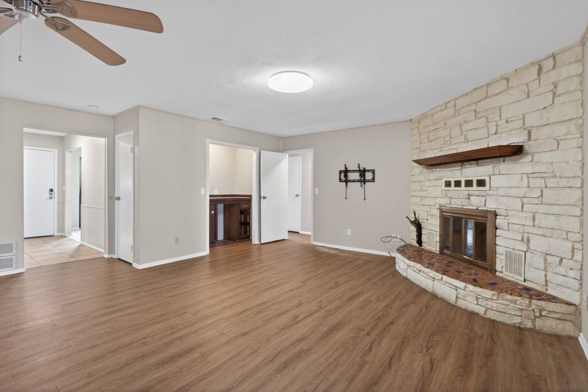 House for rent at 4202 Indian Creek Court, Granbury, TX 76049