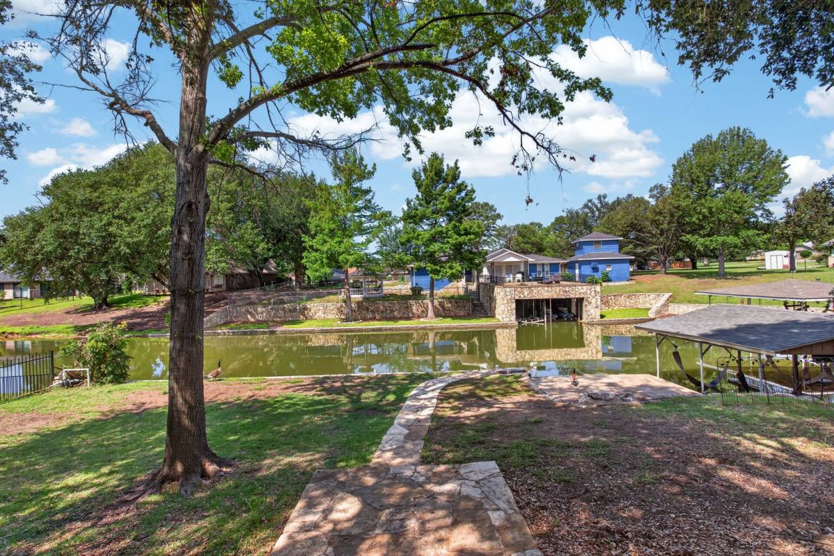 House for rent at 4202 Indian Creek Court, Granbury, TX 76049