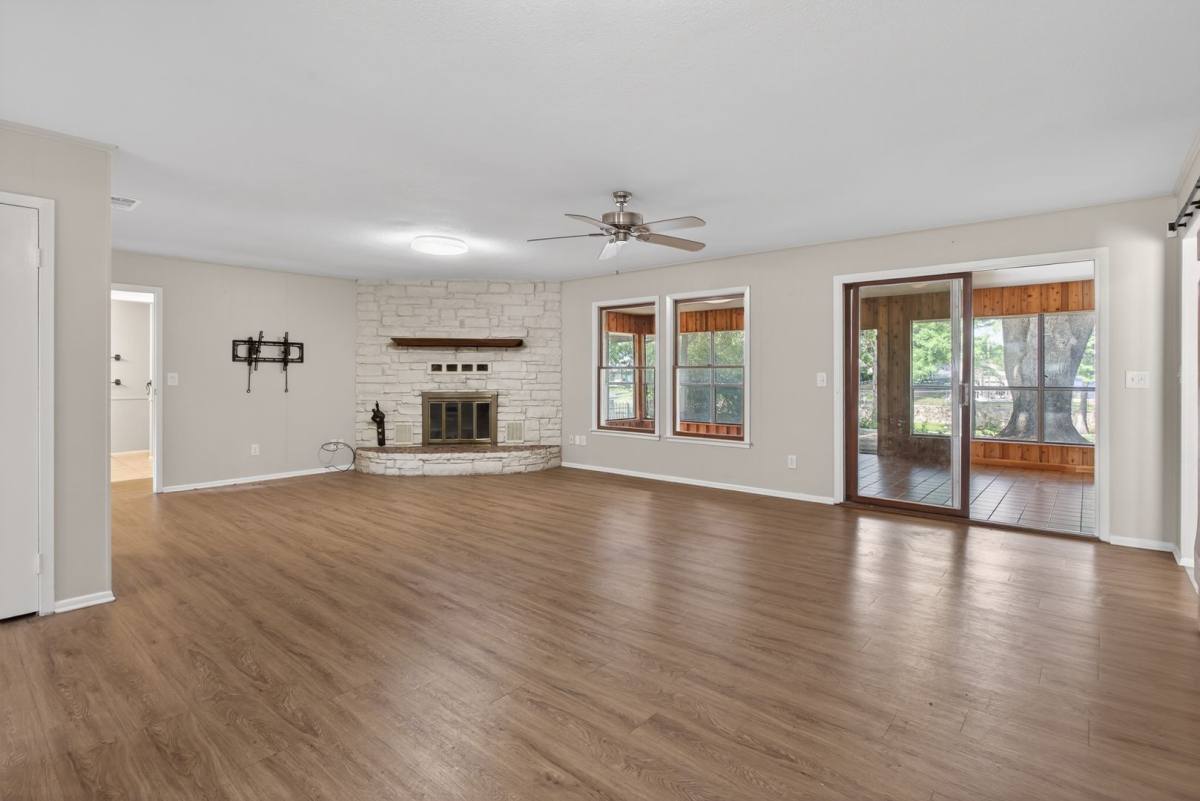 House for rent at 4202 Indian Creek Court, Granbury, TX 76049