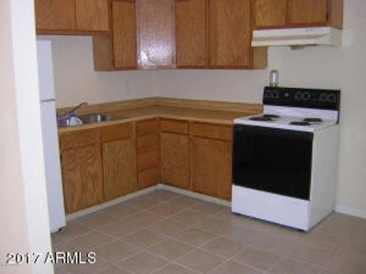 4940 E Holly St, Phoenix, AZ 85008 - Apartment for Rent - Image 2