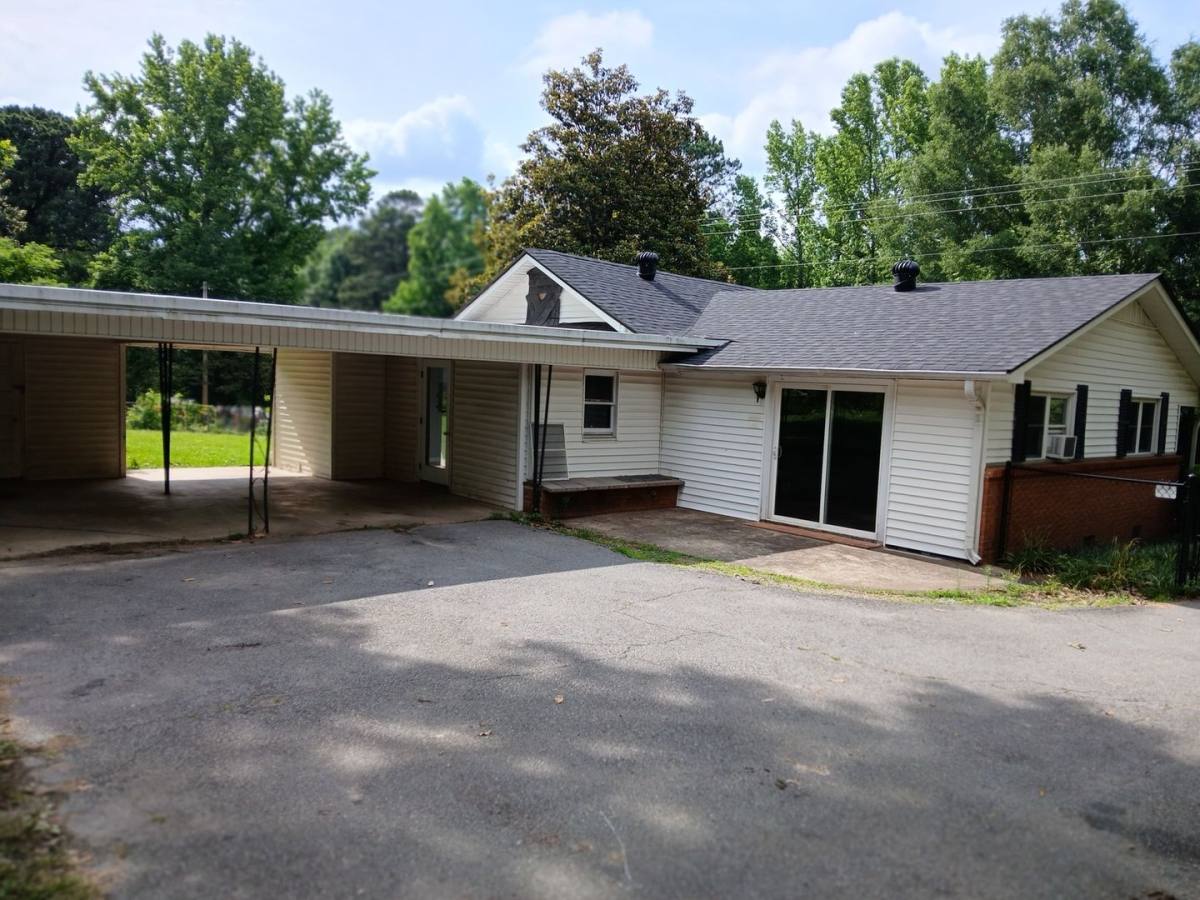 House for rent at 2301 Edison Ave, Benton, AR 72015