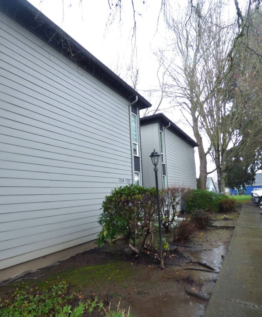 Apartment for rent at 1728 Park Ave NE, Salem, OR 97301