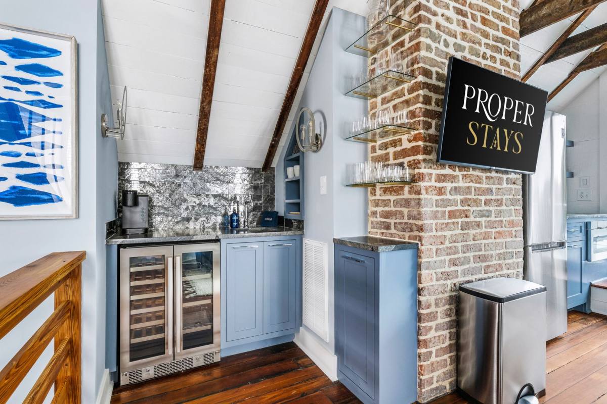 Apartment for rent at 135 Broad St #C, Charleston, SC 29401