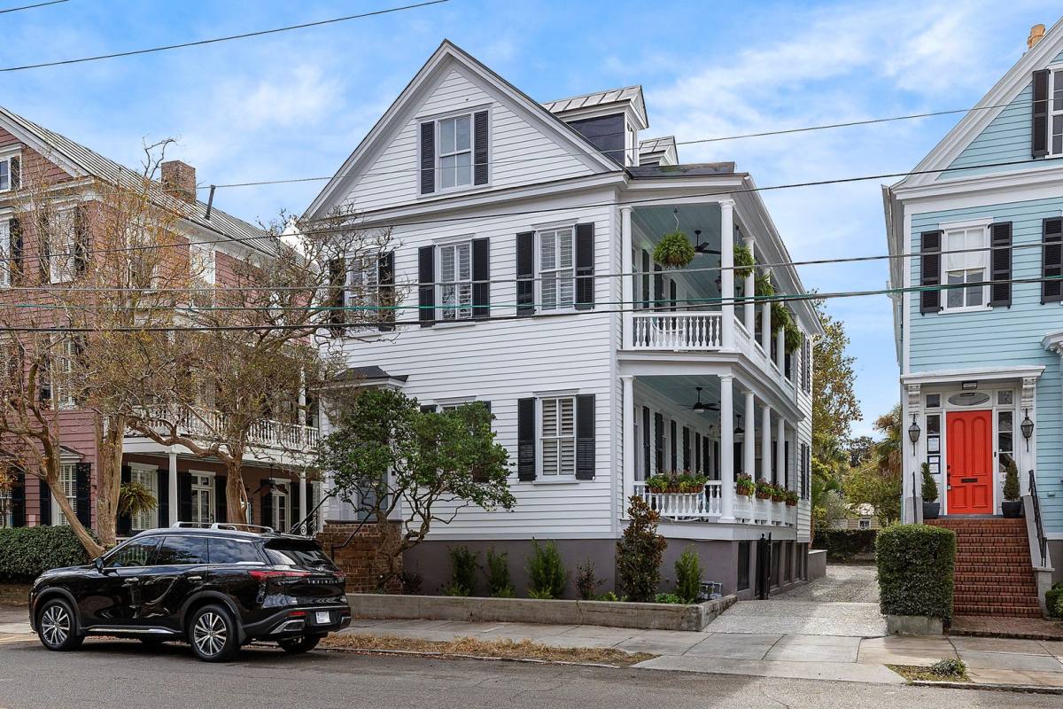 Apartment for rent at 135 Broad St #C, Charleston, SC 29401