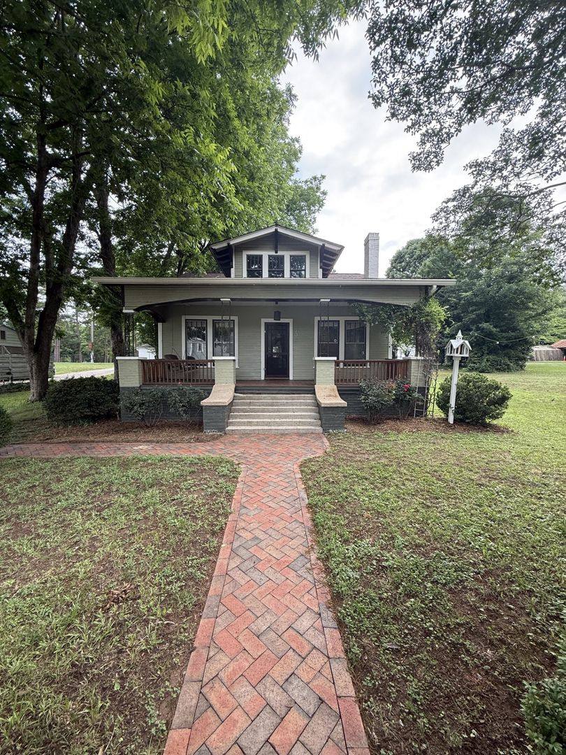 House for rent at 230 Grand Ave, Raleigh, NC 27606