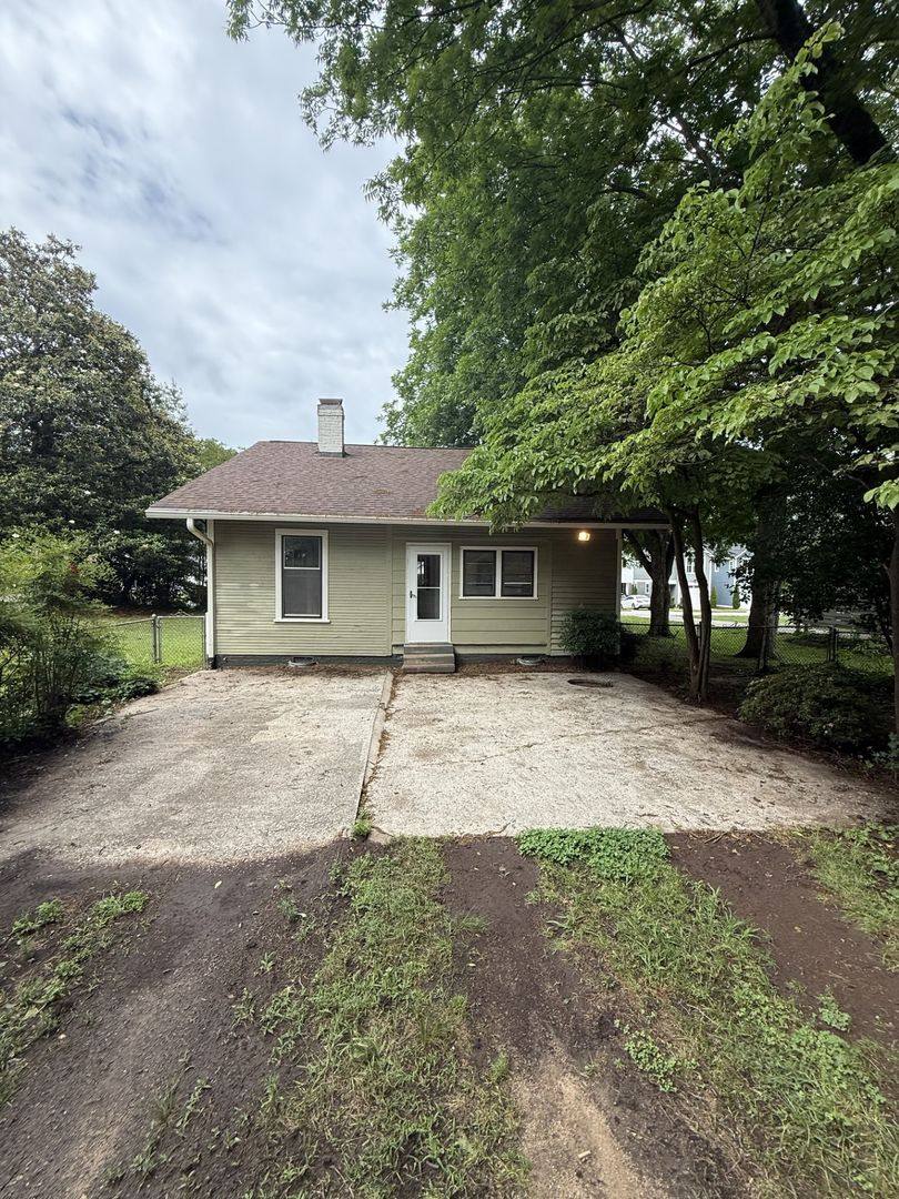 House for rent at 230 Grand Ave, Raleigh, NC 27606