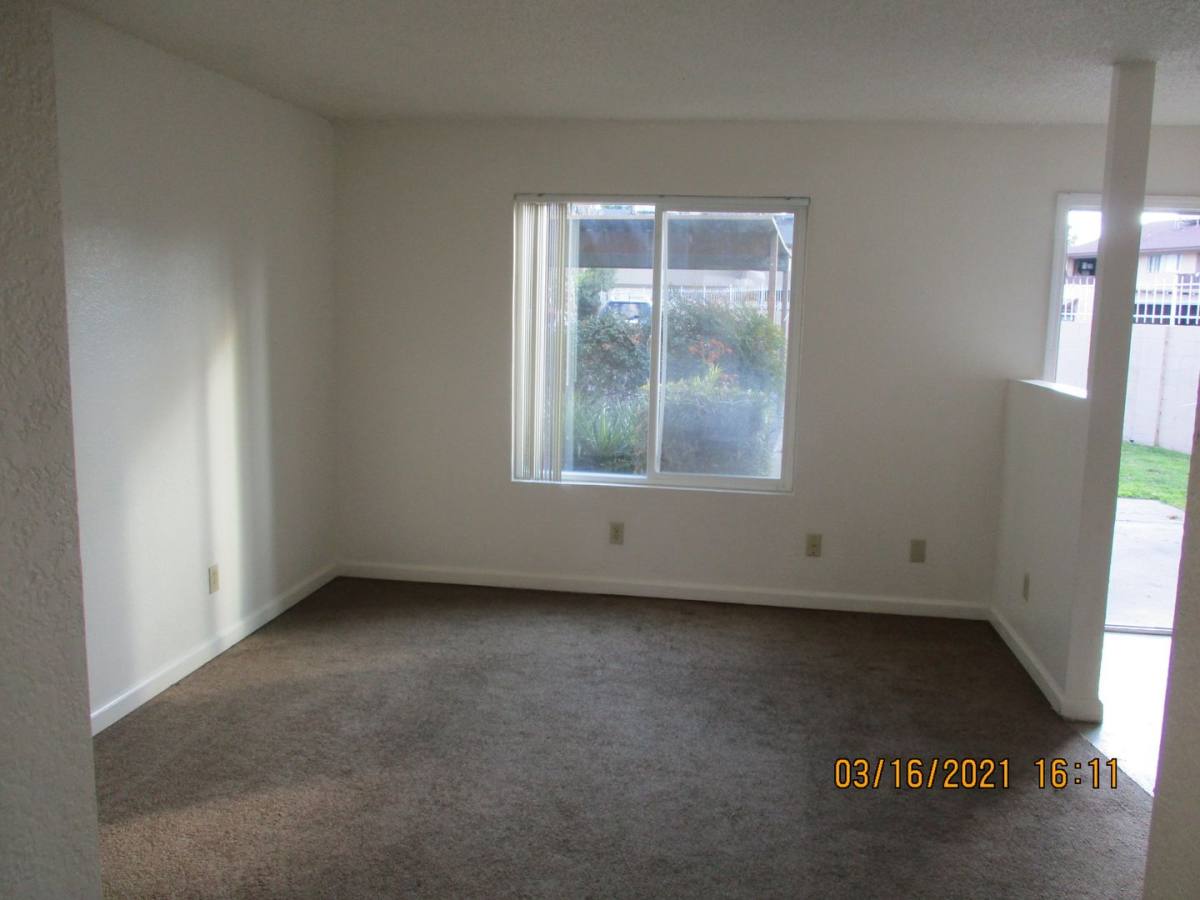 Apartment for rent at 202 W Dakota Ave, Fresno, CA 93705