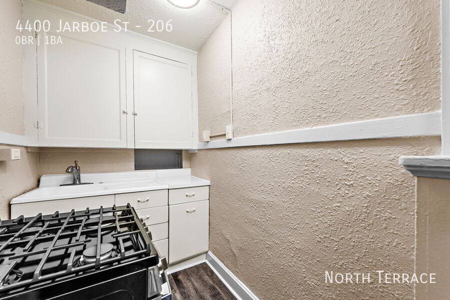 Apartment for rent at 4400 Jarboe St #206, Kansas City, MO 64111