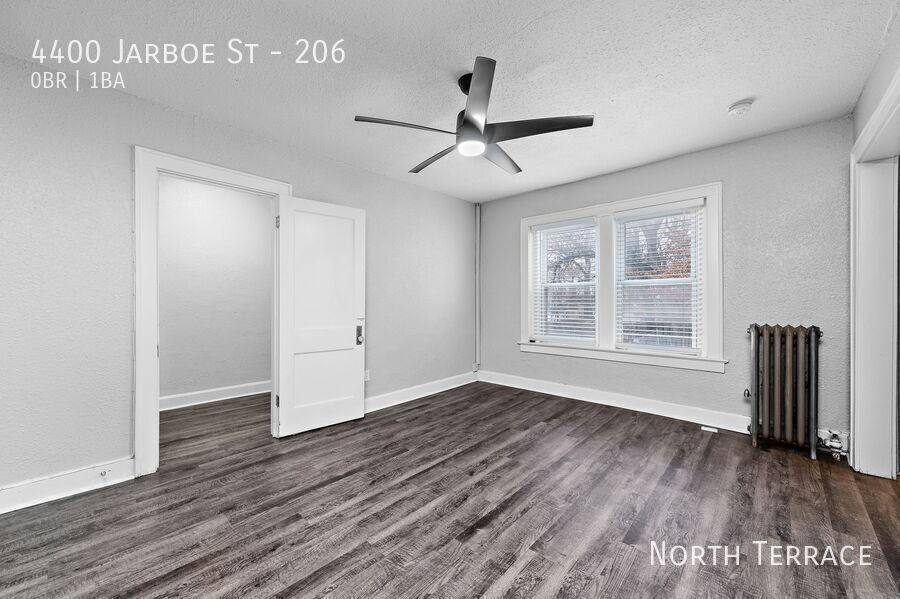 Apartment for rent at 4400 Jarboe St #206, Kansas City, MO 64111