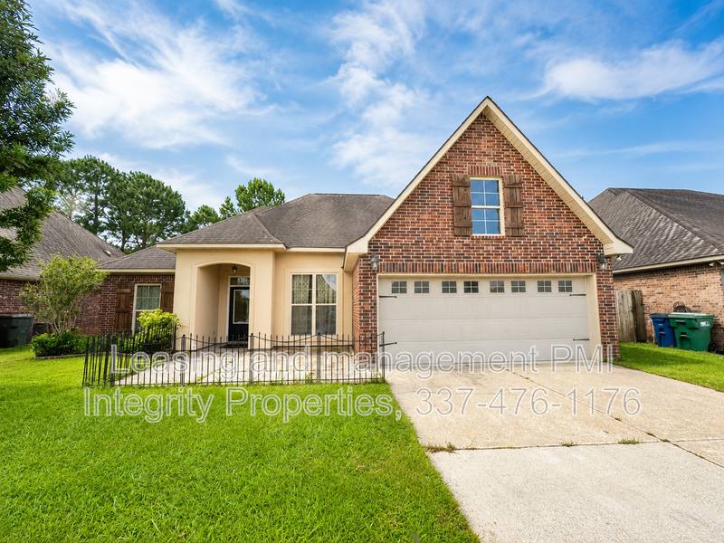 House for rent at 213 Woodhaven Rd, Youngsville, LA 70592