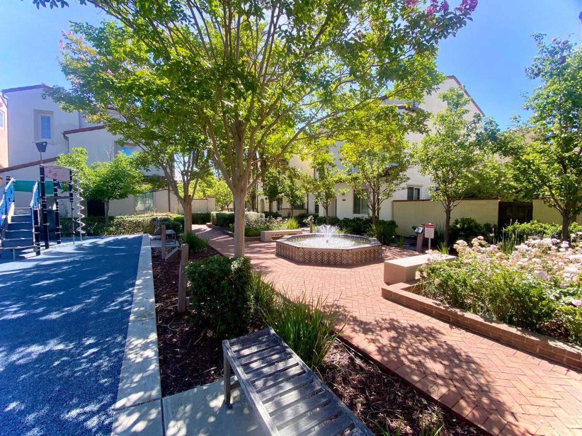 Townhouse for rent at 559 Palo Verde Commons, Fremont, CA 94539