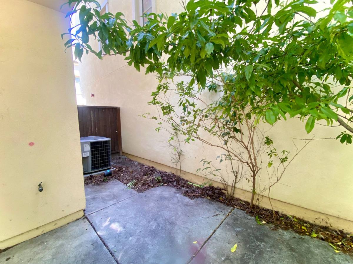 Townhouse for rent at 559 Palo Verde Commons, Fremont, CA 94539