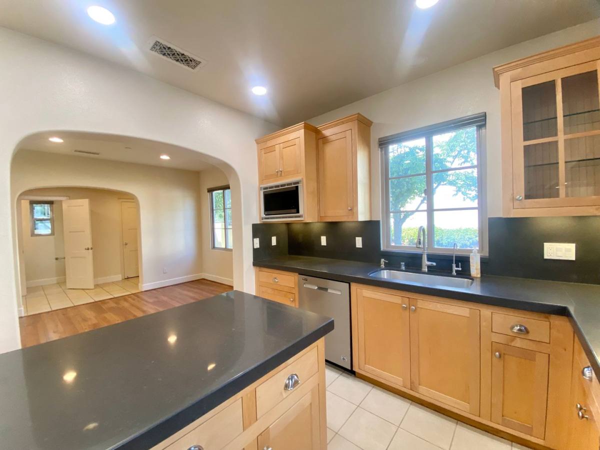 Townhouse for rent at 559 Palo Verde Commons, Fremont, CA 94539