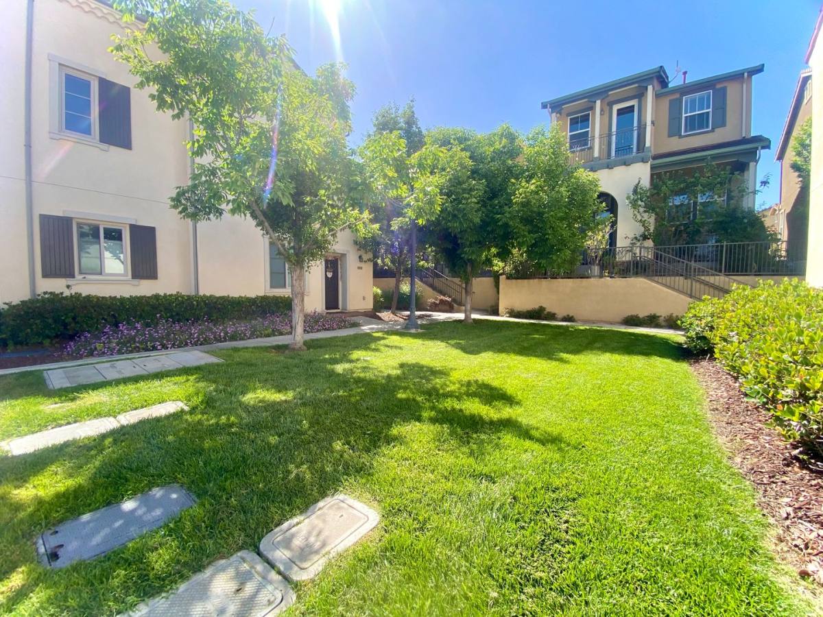 Townhouse for rent at 559 Palo Verde Commons, Fremont, CA 94539