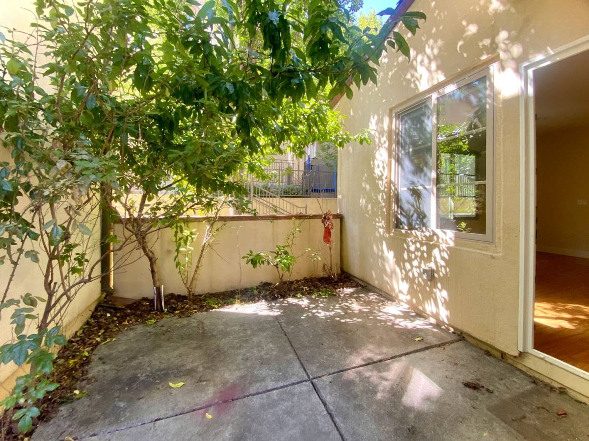 Townhouse for rent at 559 Palo Verde Commons, Fremont, CA 94539