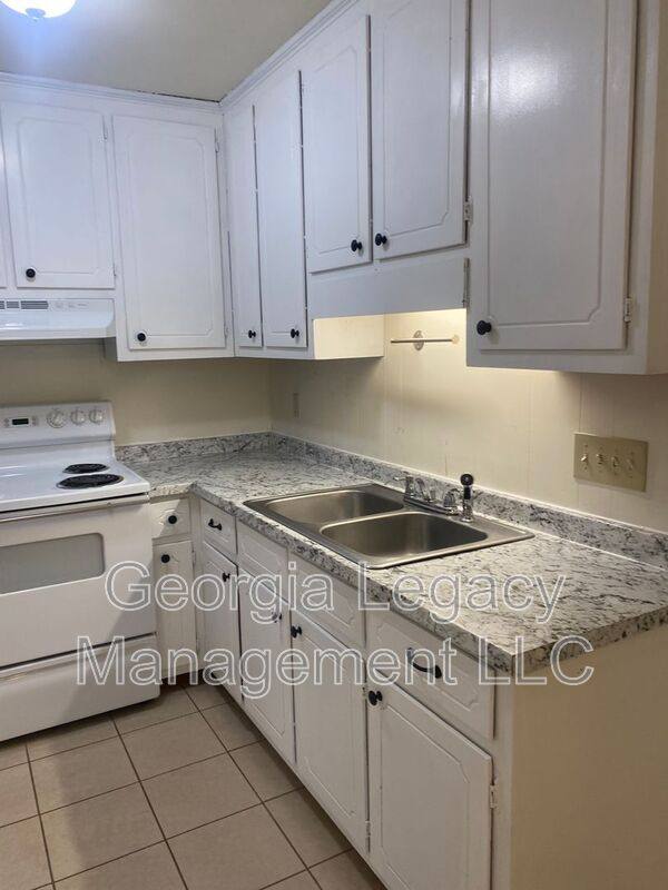Townhouse for rent at 272 Lawrenceville St #B6, Jefferson, GA 30549