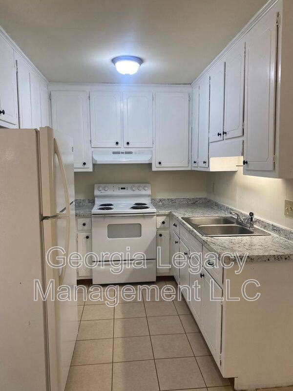 Townhouse for rent at 272 Lawrenceville St #B6, Jefferson, GA 30549
