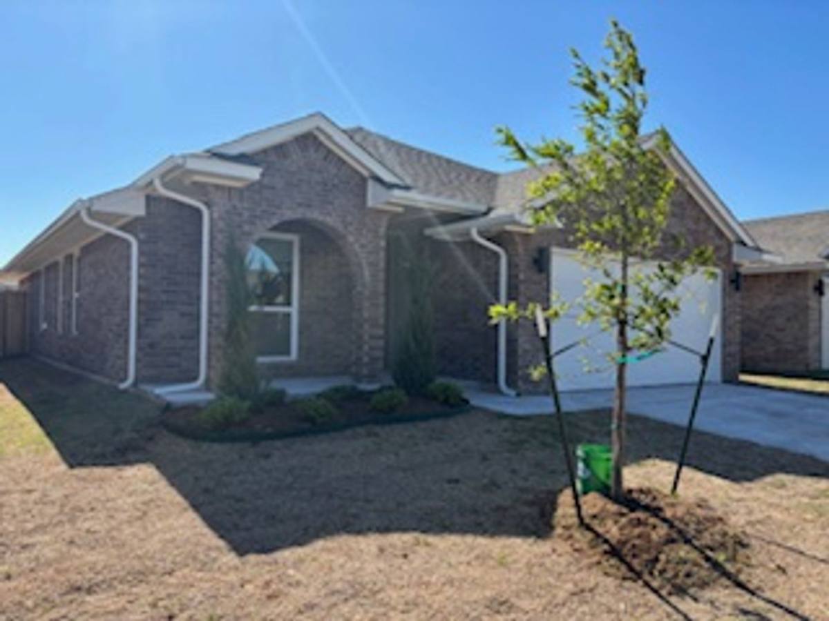 House for rent at 18212 Austin Court, Edmond, OK 73012