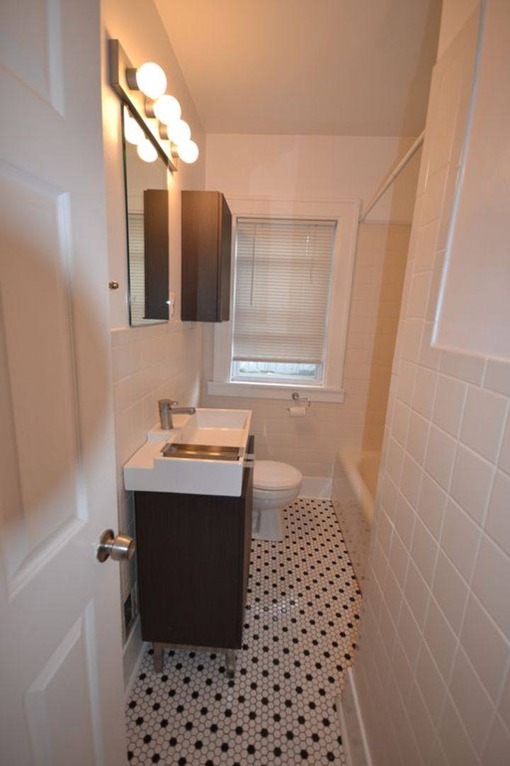 Apartment for rent at 400 E Cambourne, Ferndale, MI 48220
