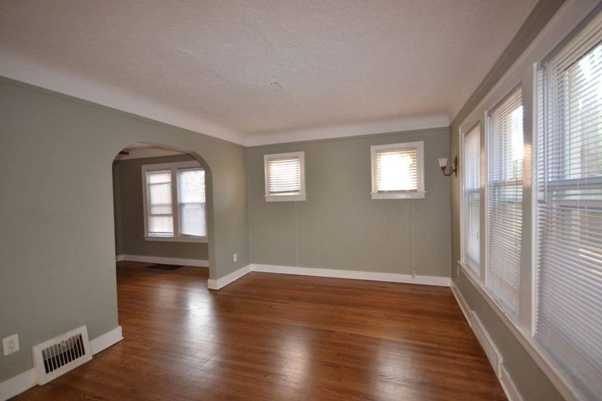 Apartment for rent at 400 E Cambourne, Ferndale, MI 48220
