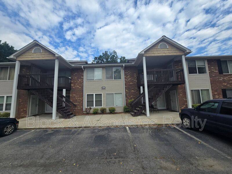 Condo for rent at 110 Westbrook Court, High Point, NC 27263