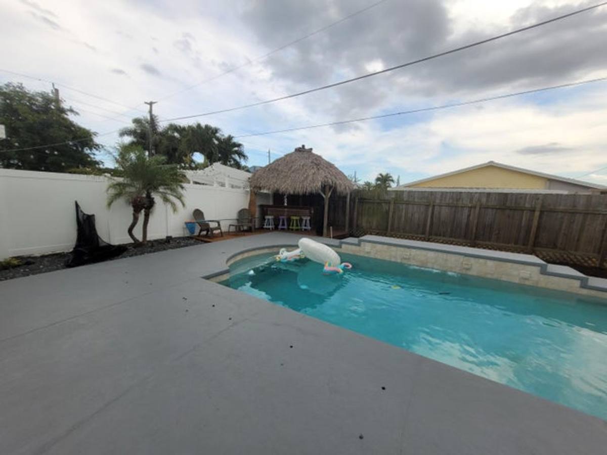 House for rent at 516 NW 54th St, Boca Raton, FL 33487