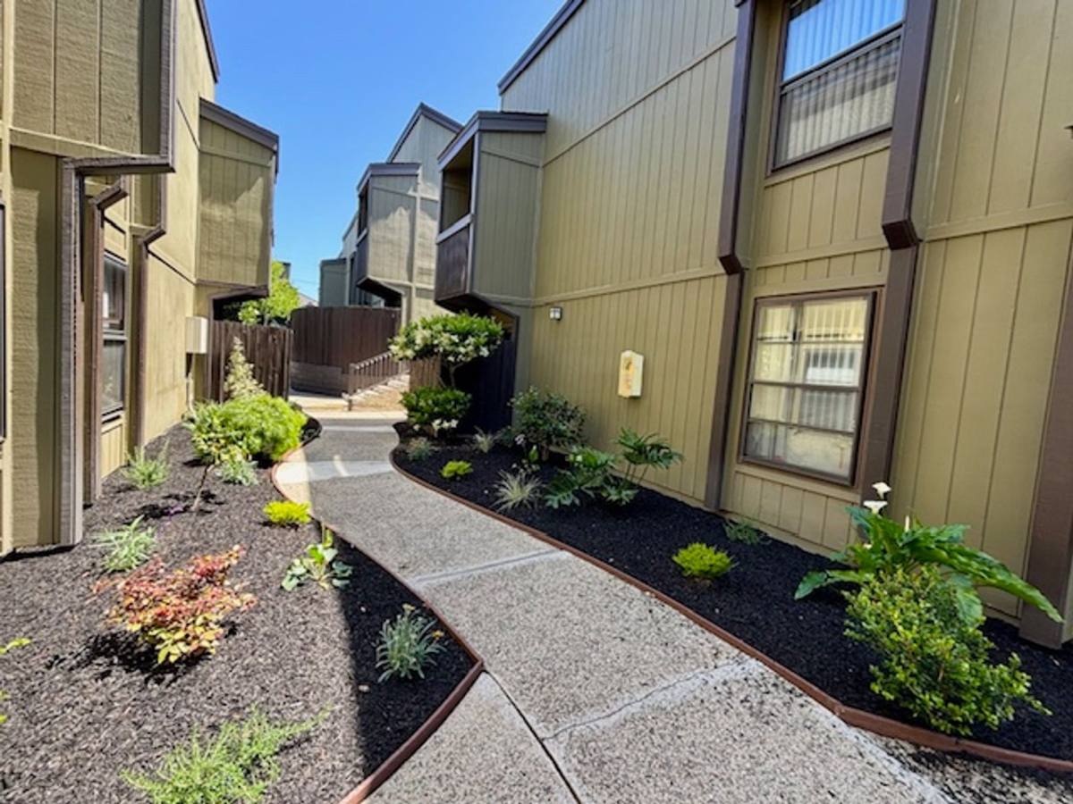 Apartment for rent at 412 Dela Vina Ave, Monterey, CA 93940