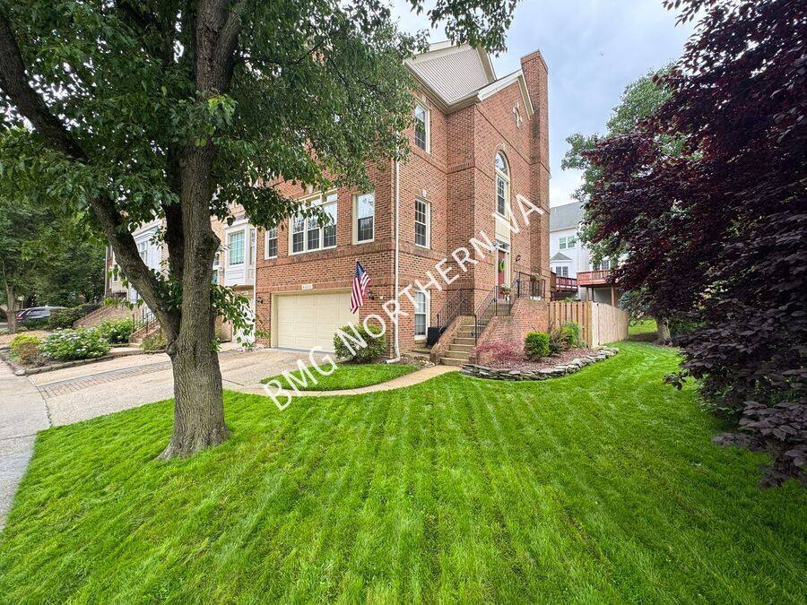 Townhouse for rent at 6600 Dunwich Way, Alexandria, VA 22315