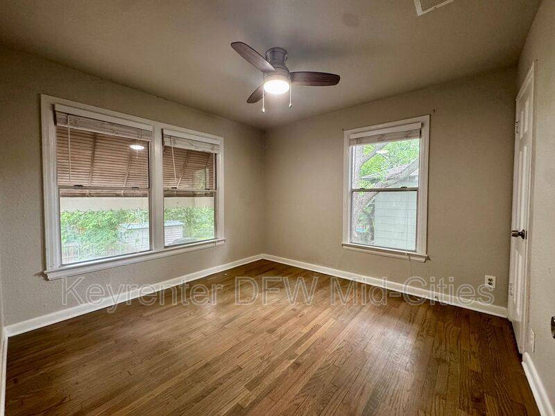 House for rent at 311 N Oak Cliff Blvd, Dallas, TX 75208