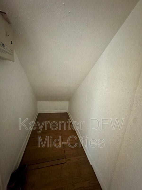 House for rent at 311 N Oak Cliff Blvd, Dallas, TX 75208