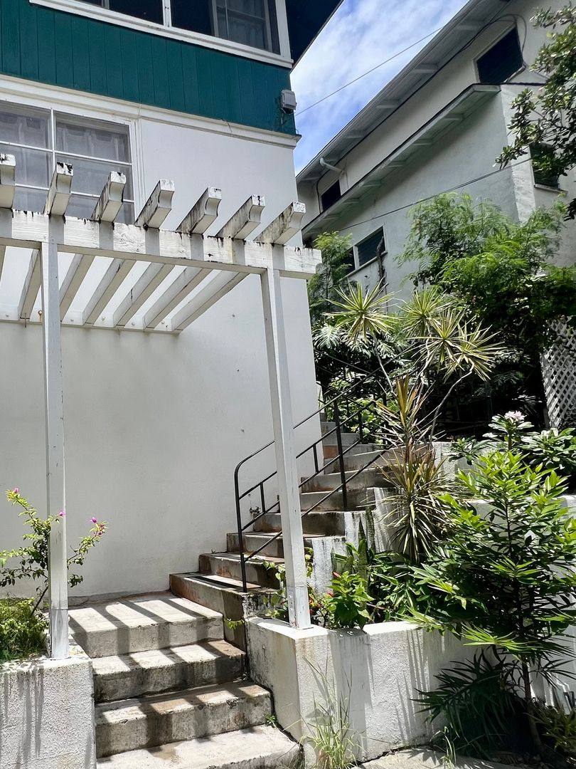 House for rent at 1649A 10th Ave, Honolulu, HI 96816