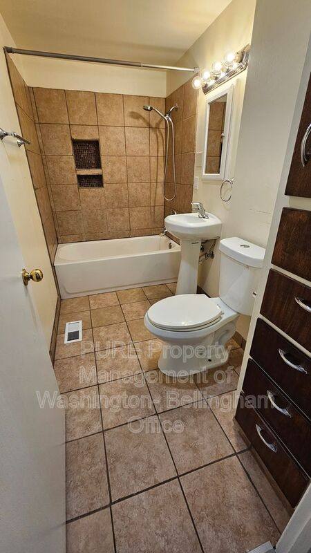 House for rent at 1701 S 16th St, Mount Vernon, WA 98274