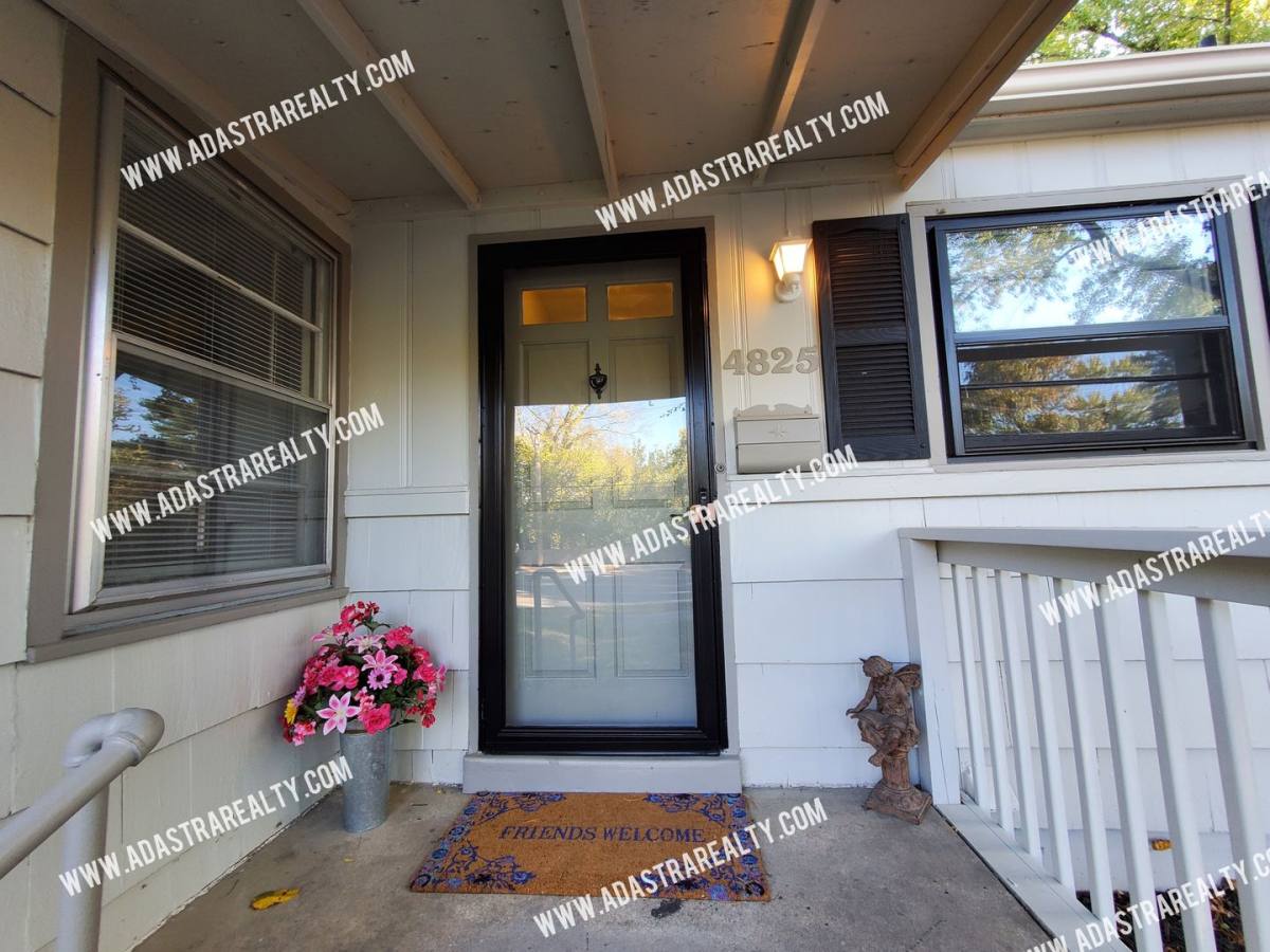 House for rent at 4825 W 75th St, Prairie Village, KS 66208