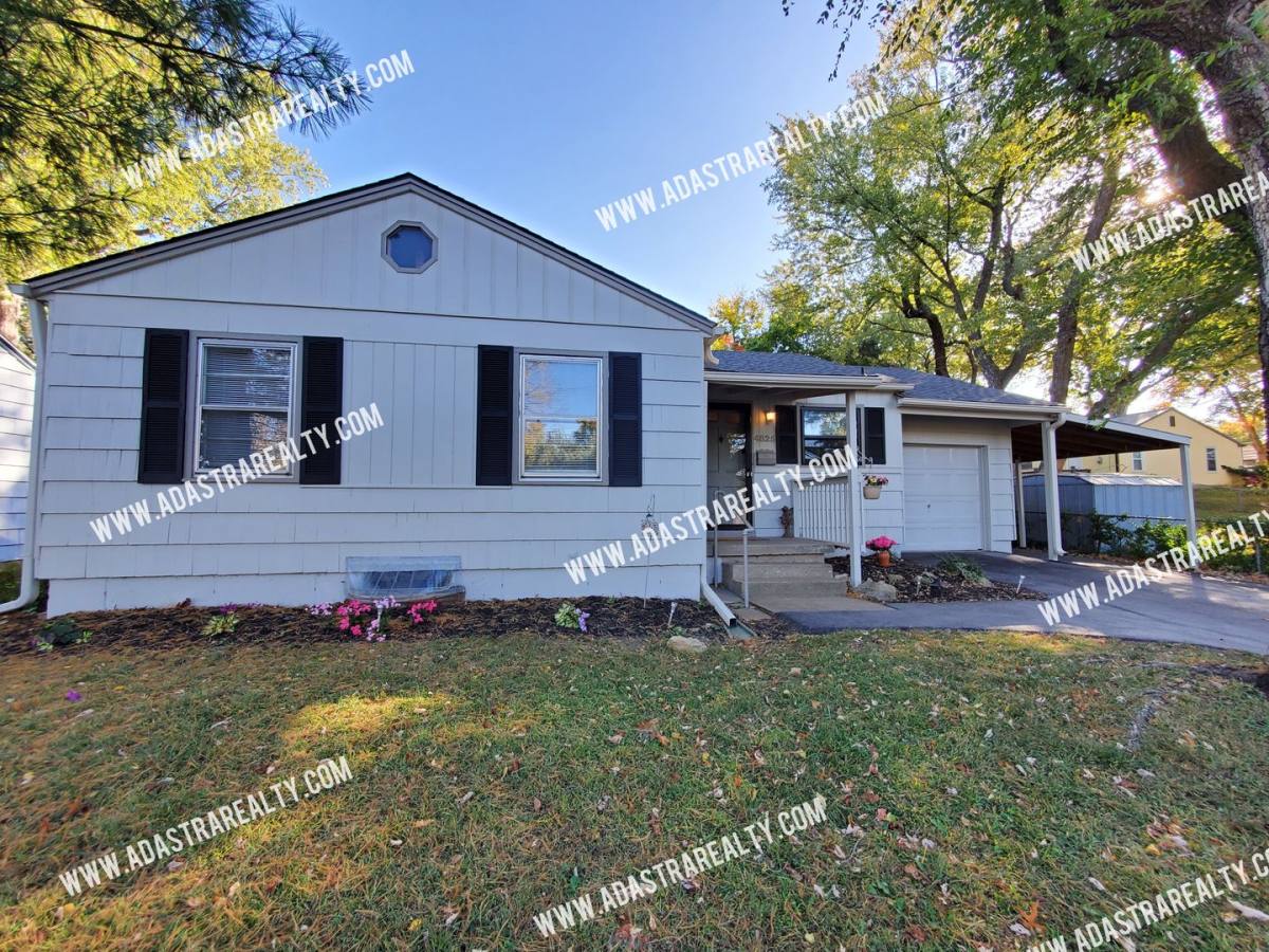 House for rent at 4825 W 75th St, Prairie Village, KS 66208