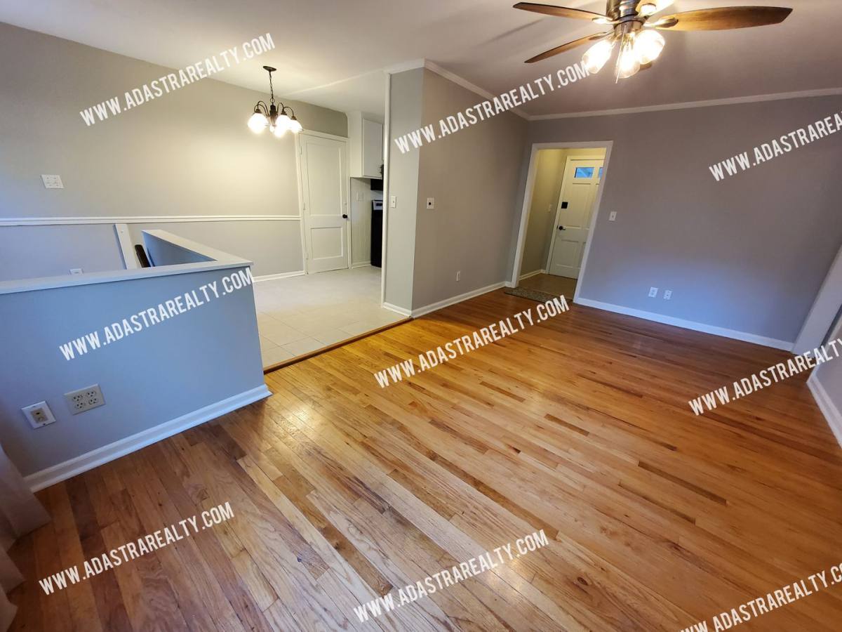 House for rent at 4825 W 75th St, Prairie Village, KS 66208