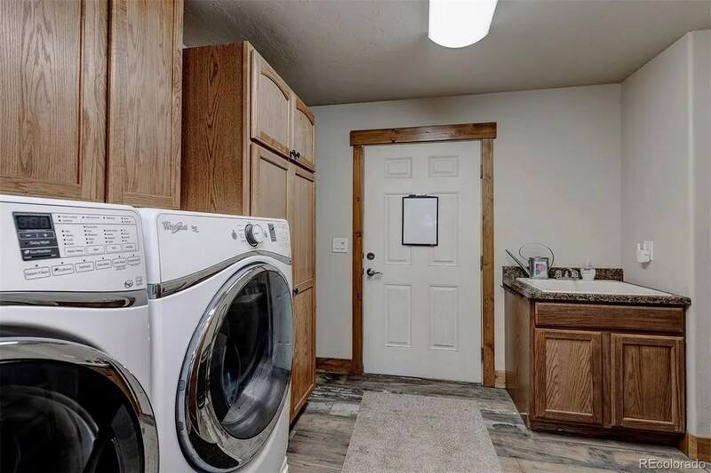 House for rent at 30048 Maul Rd, Kiowa, CO 80117