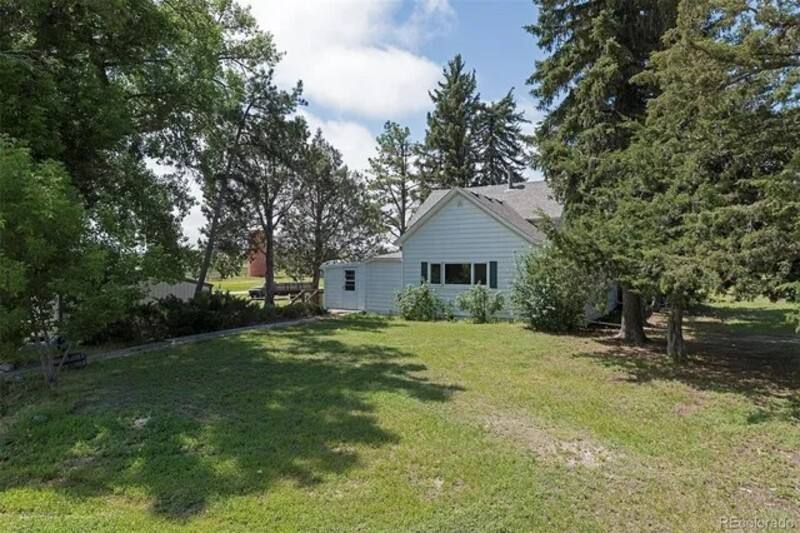 House for rent at 30048 Maul Rd, Kiowa, CO 80117