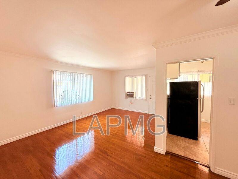 Apartment for rent at 4948 Rosewood Ave #4, Los Angeles, CA 90029