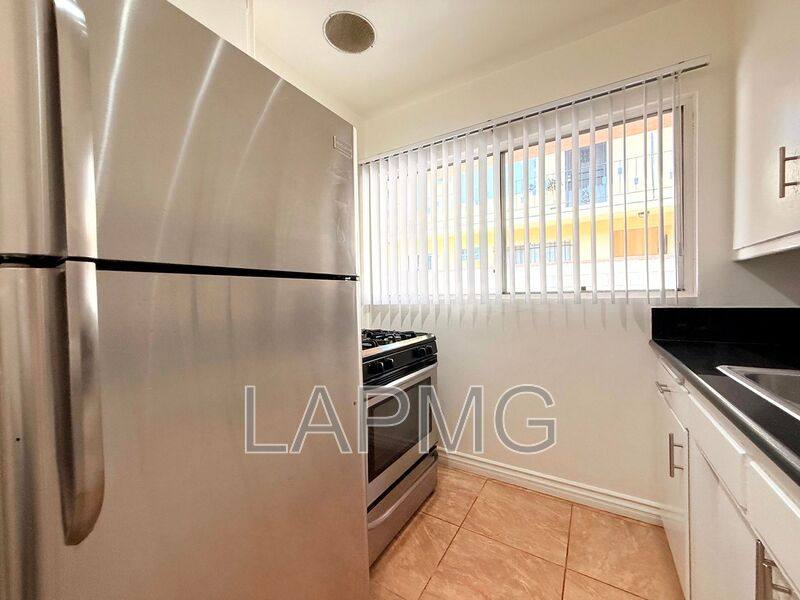Apartment for rent at 4948 Rosewood Ave #4, Los Angeles, CA 90029