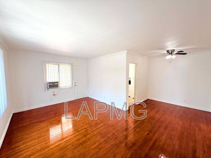Apartment for rent at 4948 Rosewood Ave #4, Los Angeles, CA 90029